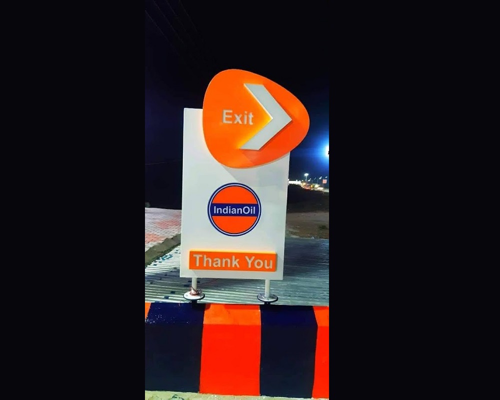 Multi-Tenant Pylon Sign for a shopping center